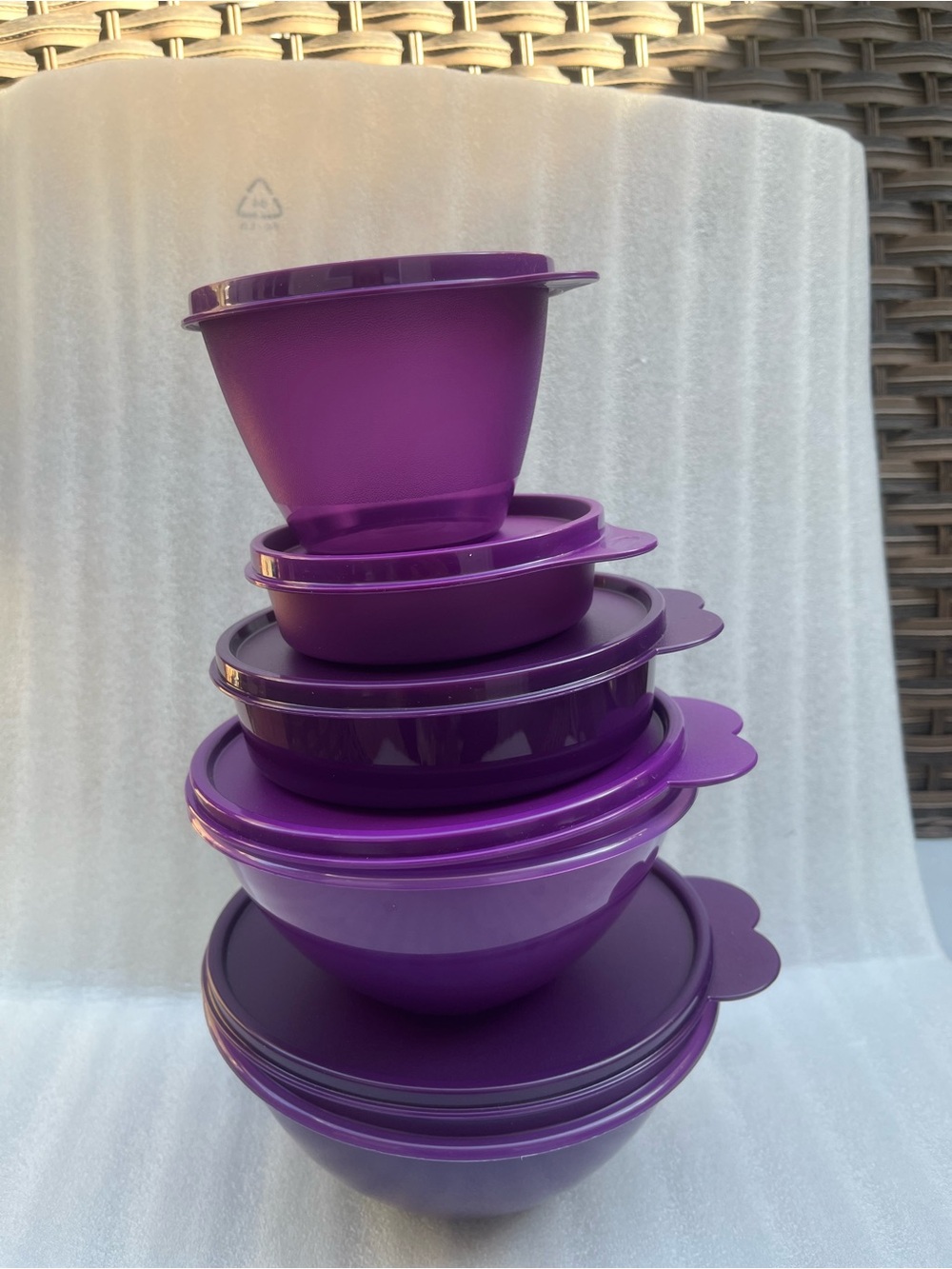 Tupperware Set- New - Picture 2 of 7